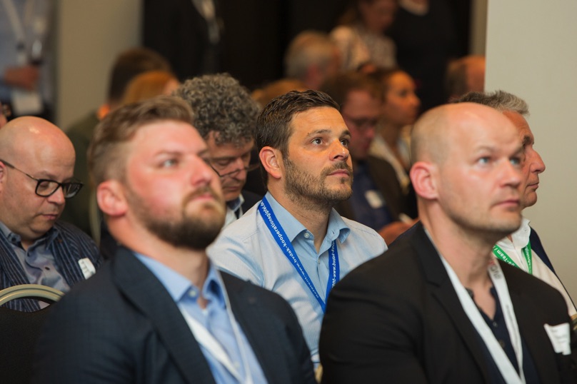 /images/slider-imgs-xs/065_Foto Loeffler_Weconact.jpg